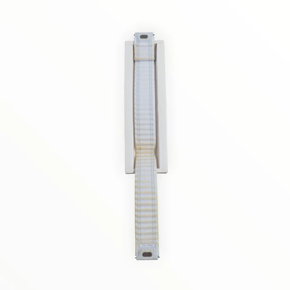 Y9-UC Samsung - Galaxy Watch7 Fabric Band M/L - White Sand (Needs‎ Cleaned)